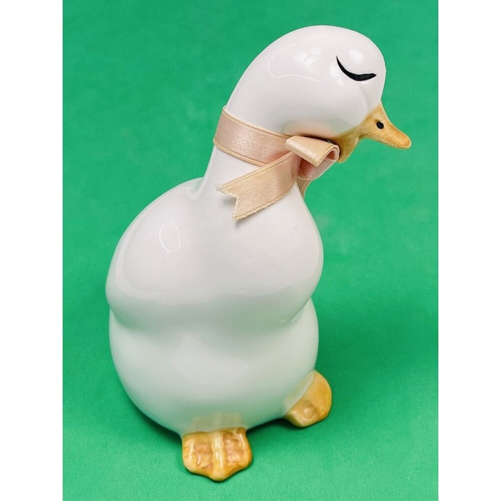 VTG ARTISTIC GIFTS 5" White Ceramic DUCK FIGURINE Pink Ribbon Country Cottage